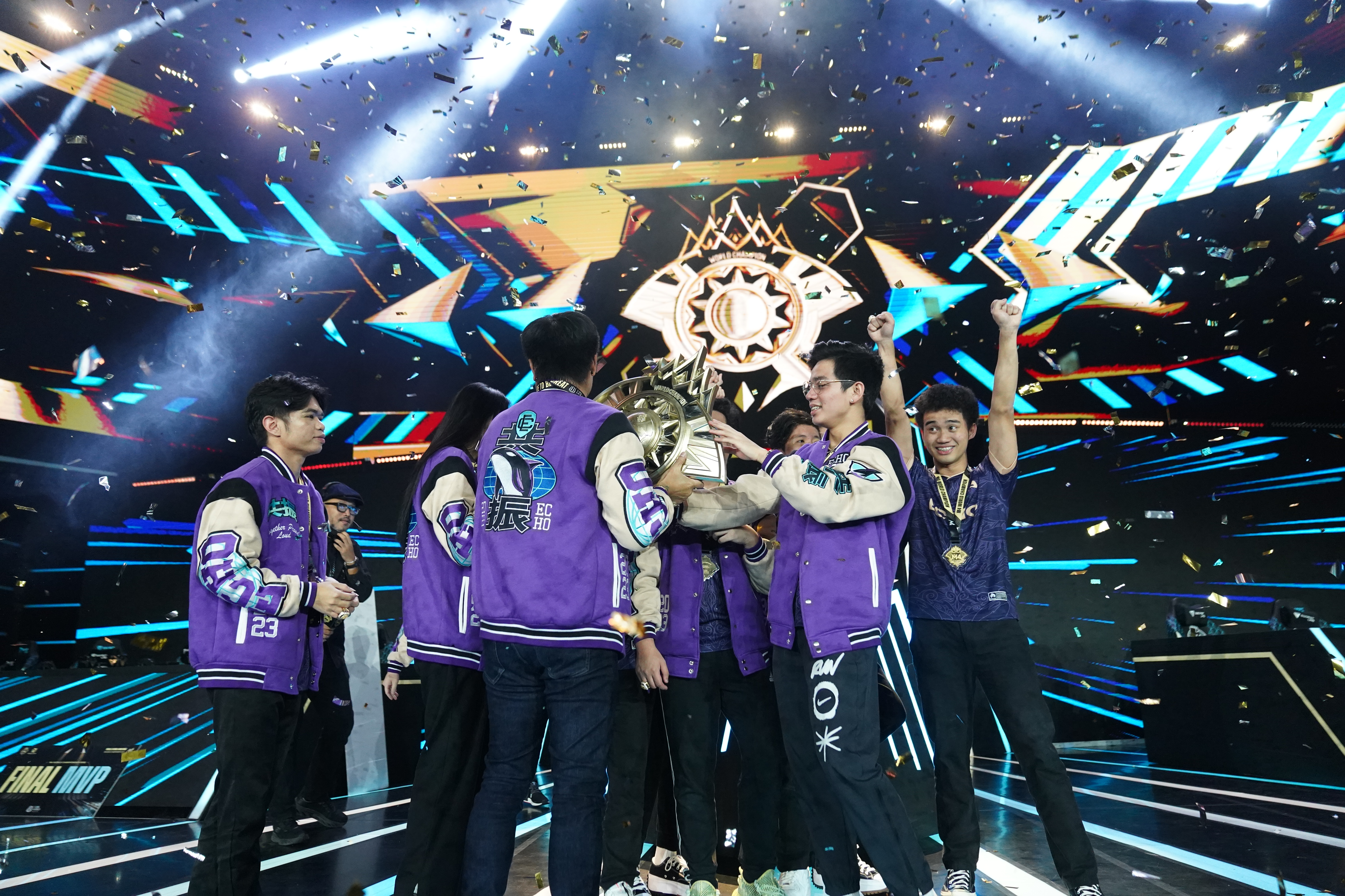 球场震撼！顶尖球队将在近期迎来决战，气势如虹