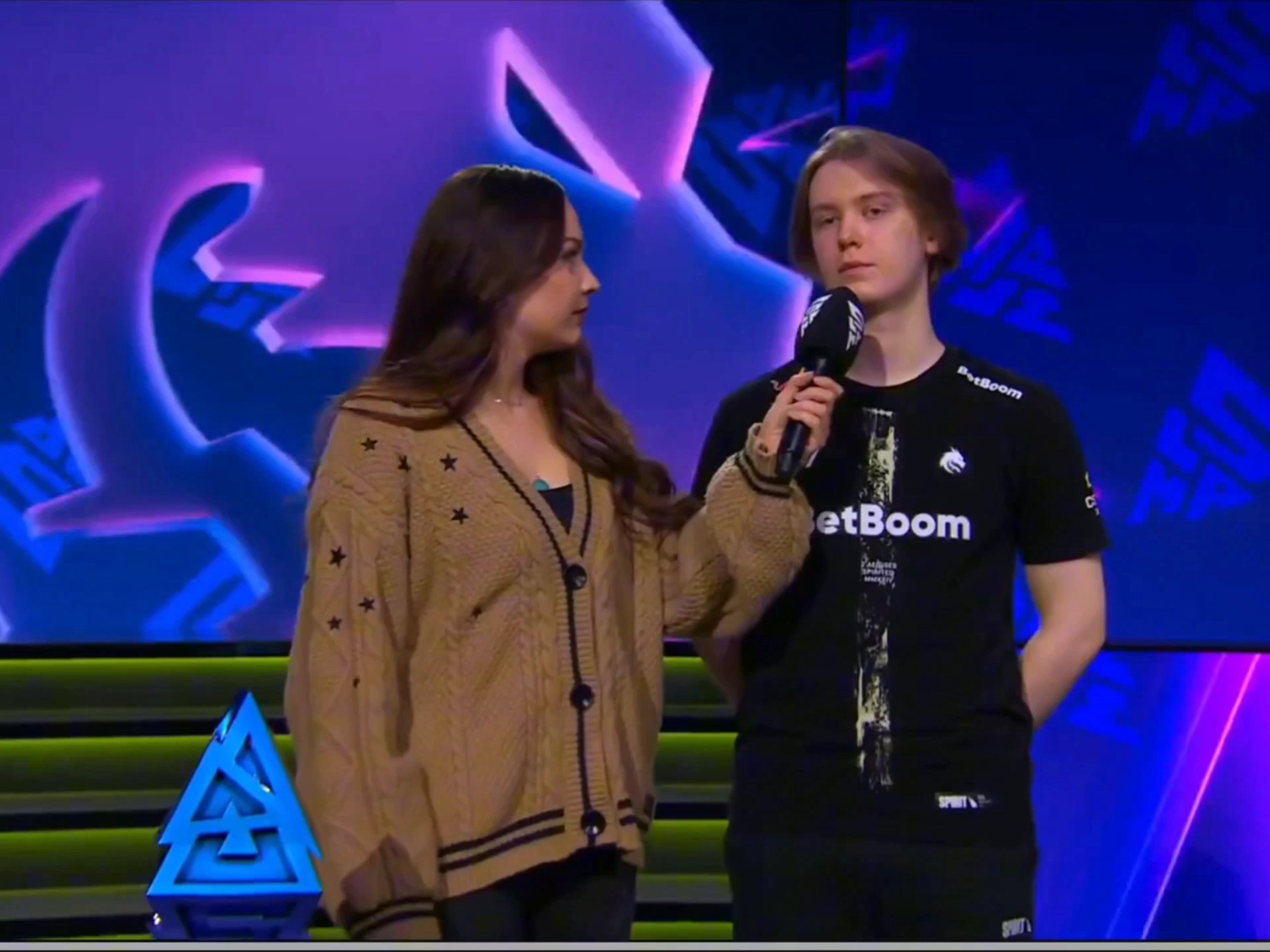 IG险胜TSM,Gumayusi完成史诗逆转顶尖较量小组赛,点燃全场激情 IG险胜TSM,Gumayusi完成史诗逆转顶尖较量小组赛,点燃全场激情