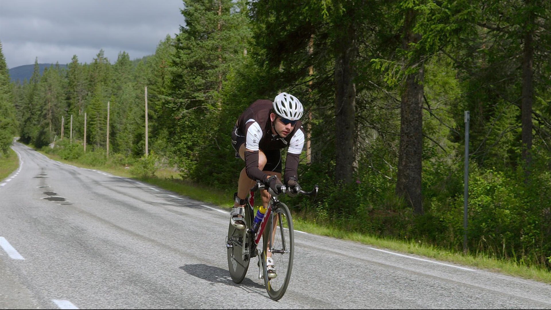 芬兰破冰船碾过多特蒙德防线！奥运周期关键战，北欧风暴如何瓦解德式铁壁？